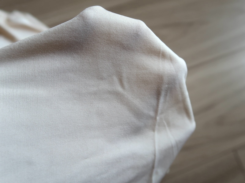 実際に指を当てて透かしてみても、しっかりカバーしてくれます