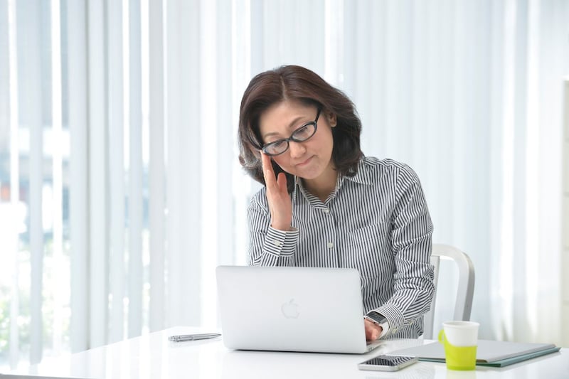 国民年金保険料が未納のままだと…将来どうなる？払えないときの対処法は？（画像出典：amanaimages）