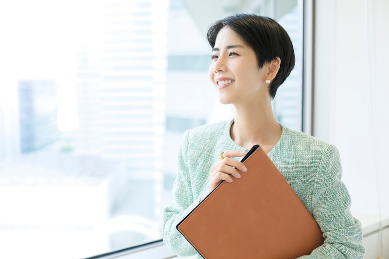 定期預金を途中で解約するとどうなる？金利・手数料・必要書類は？（画像出典：amanaimages）