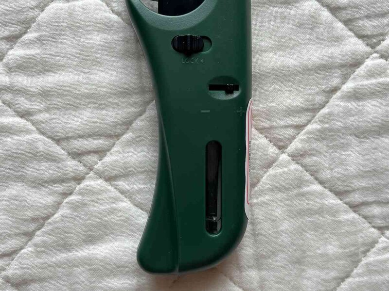 セリアの「ファイアスターター ロングタイプ」は安全ロック付き