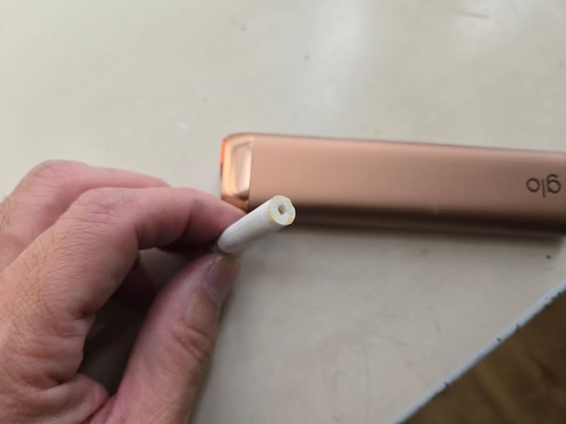 吸い終わったたばこスティック