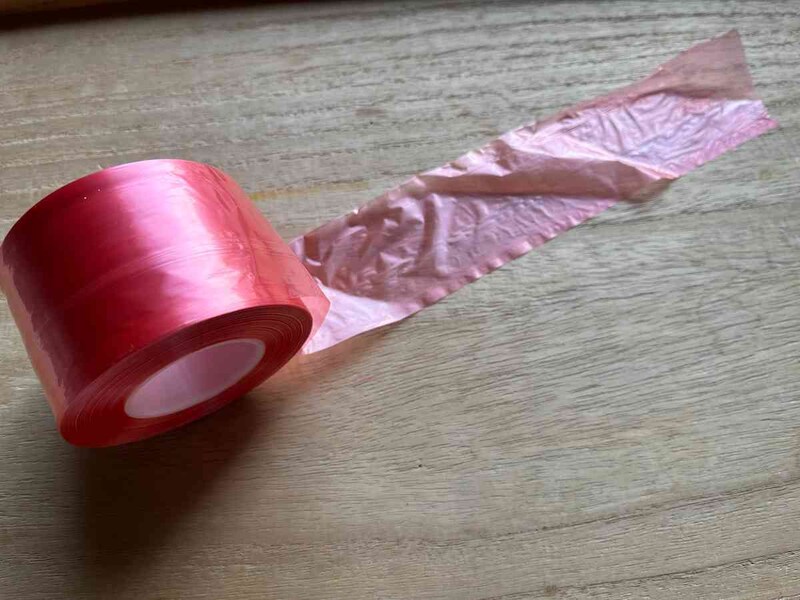 セリアの「PE平巻きテープA 赤」