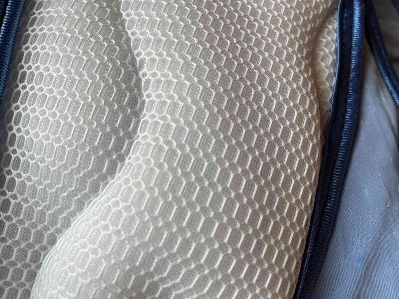 しまむらの「超COOL敷きパッド【やわらかめ】」は裏地がメッシュ