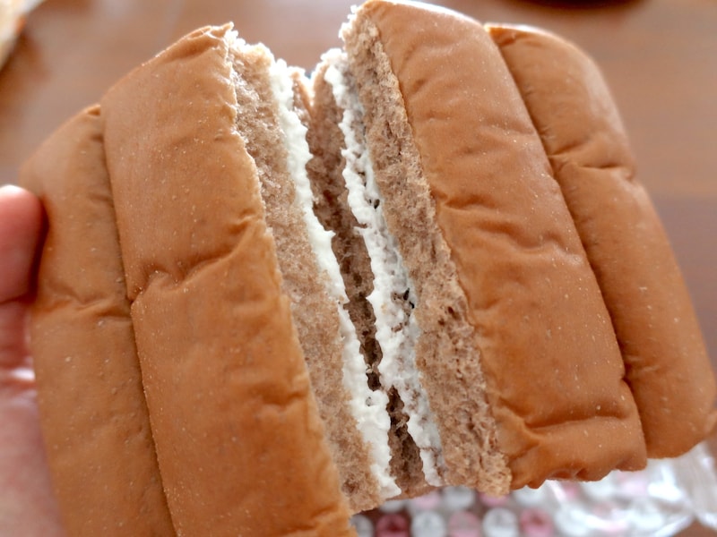 なかよしパンは手で簡単にちぎれるようになっている
