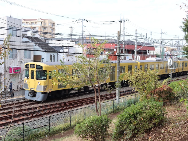 鷹の台駅発車