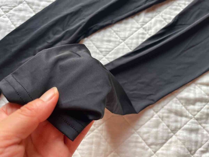 しまむらの「超COOL 10分丈レギンス」はサラッとした生地