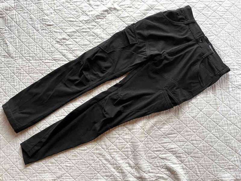 ワークマンの「4D冷感アイスパンツ」はひんやりして、さらに履きやすい