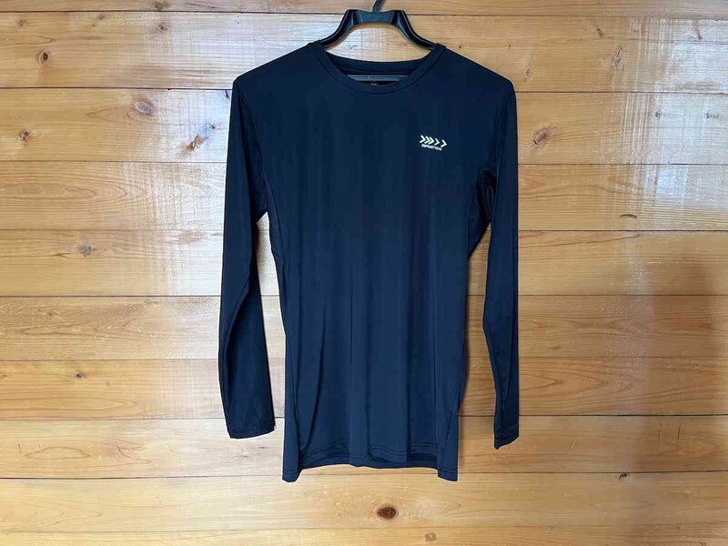 ワークマンの「クールシールドネクスト長袖クルーネック」で夏を乗り切ろう