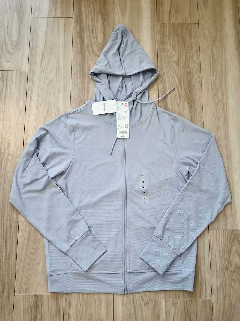 ユニクロ　エアリズムUVカットフルジップパーカ　2990円（税込）