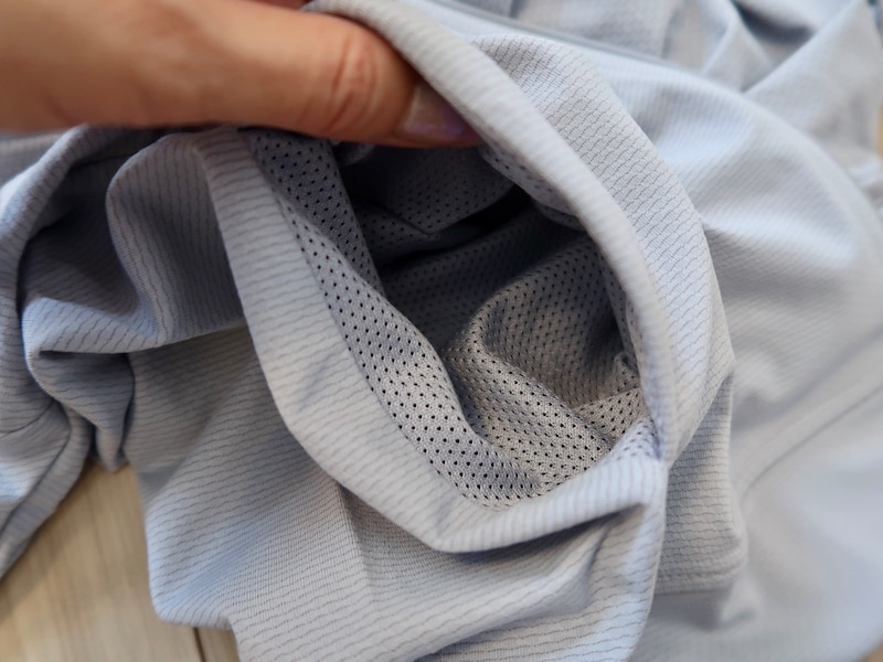 ポケットもメッシュになっていて、軽やかです