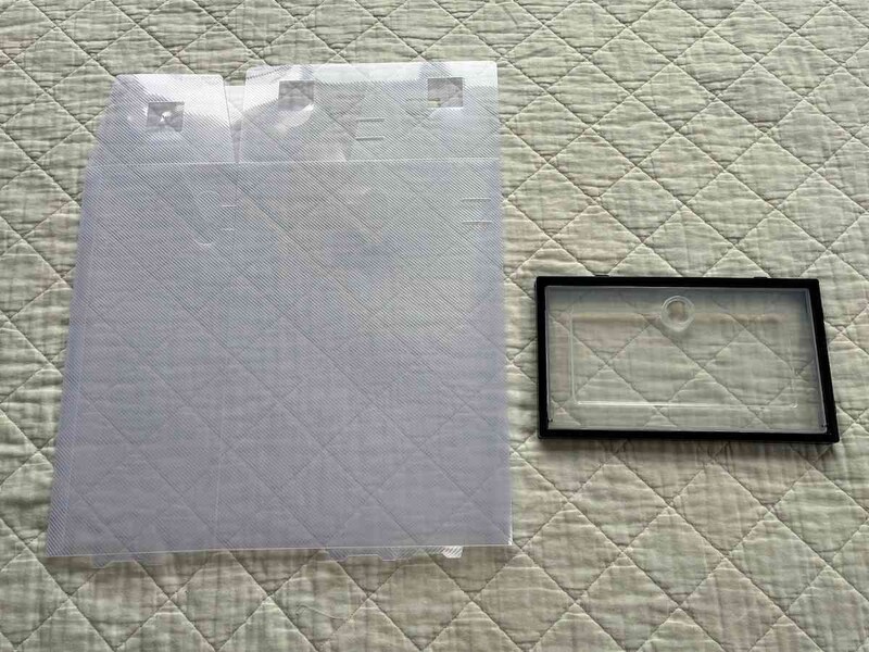 セリアの「フレーム付シューズボックス」は本体とフレームのセット