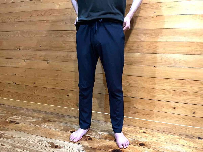 ワークマンの「冷感アクティブストレッチゴルフパンツ」を身長178cmの人が使用