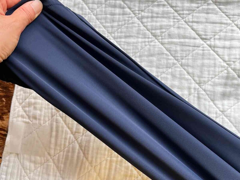 ワークマンの「冷感アクティブストレッチゴルフパンツ」は伸びる