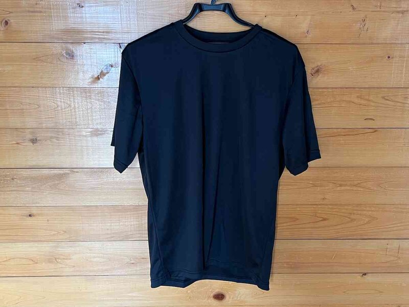 ワークマンの「放熱冷感半袖Tシャツ」は内側に熱がこもらず快適