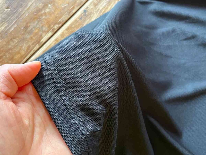 ワークマンの「放熱冷感半袖Tシャツ」の生地はサラサラしている