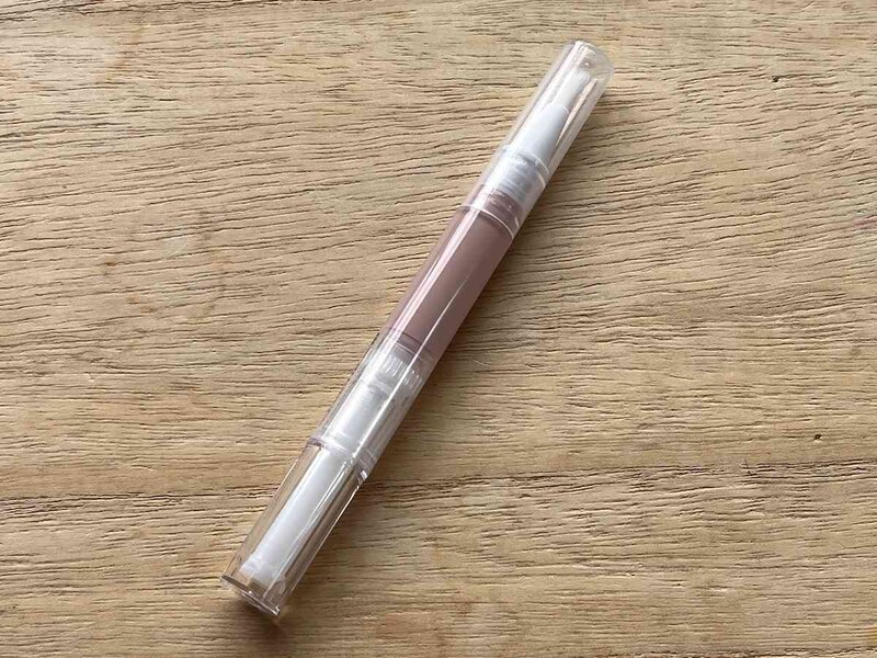 セリアの「ネイル隠し」はペンのような形をしている