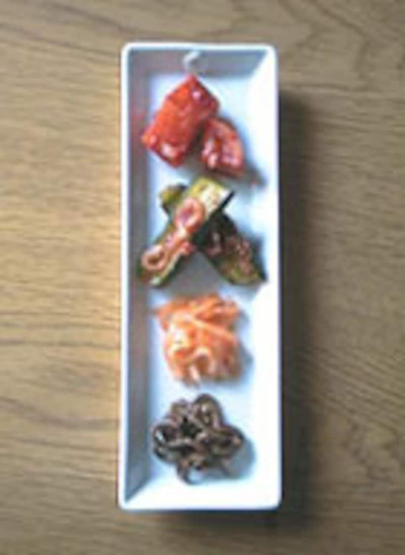 中源堂のお花の白磁（盛り付け例）