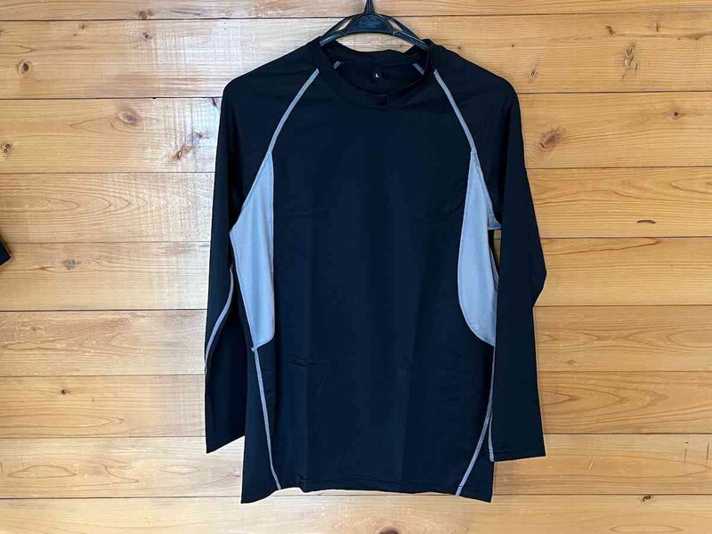 ワークマンの「冷感コンプレッション 長袖クルーネック」で、夏を涼しく過ごそう