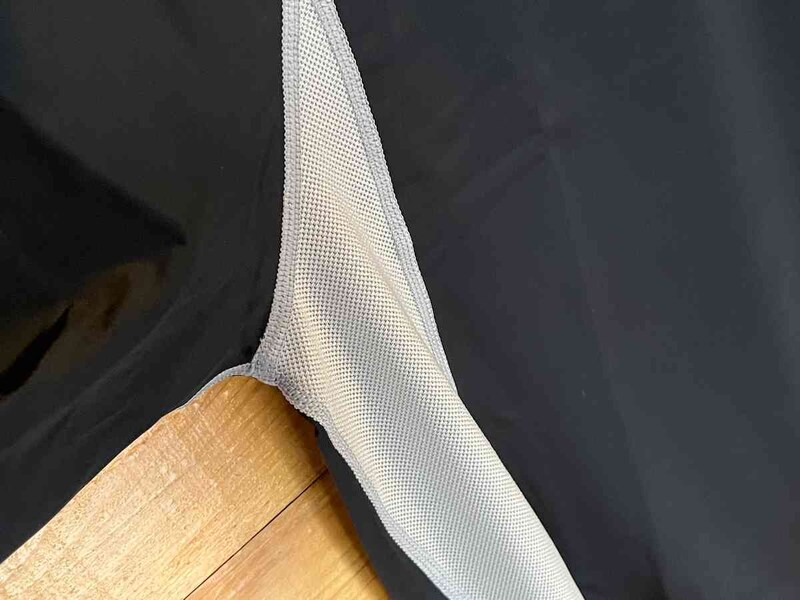 ワークマンの「冷感コンプレッション 長袖クルーネック」は脇メッシュ