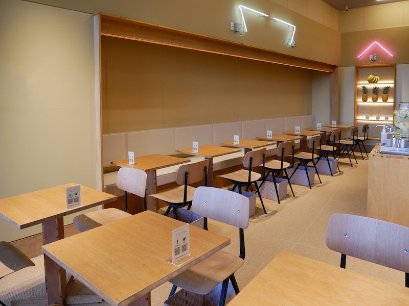 水信フルーツパーラーラボ店内（筆者撮影）