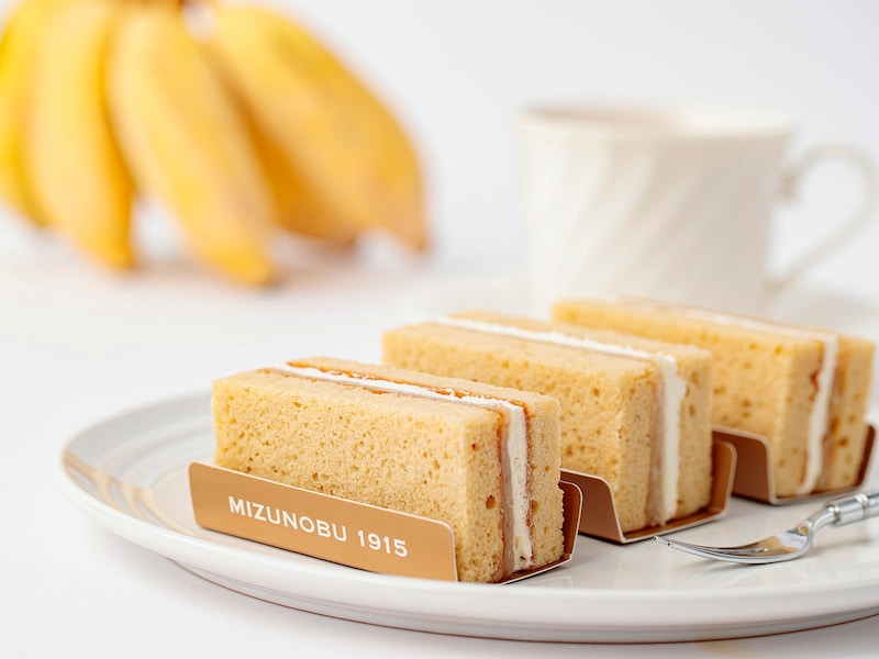 水信「バナナヴィクトリアケーキ」（2個入1000円、5個入2500円 ※全て税込、ボックス入り）