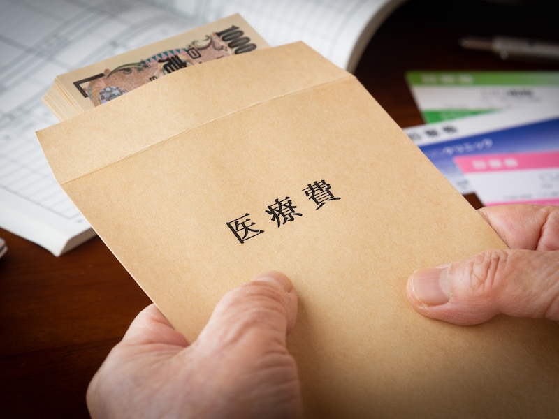 もしもあなたや家族が、高額な治療が必要な病気になったら…「国民皆保険」という言葉を信じきっていると、足元をすくわれるかもしれません。 ※画像出典：PIXTA