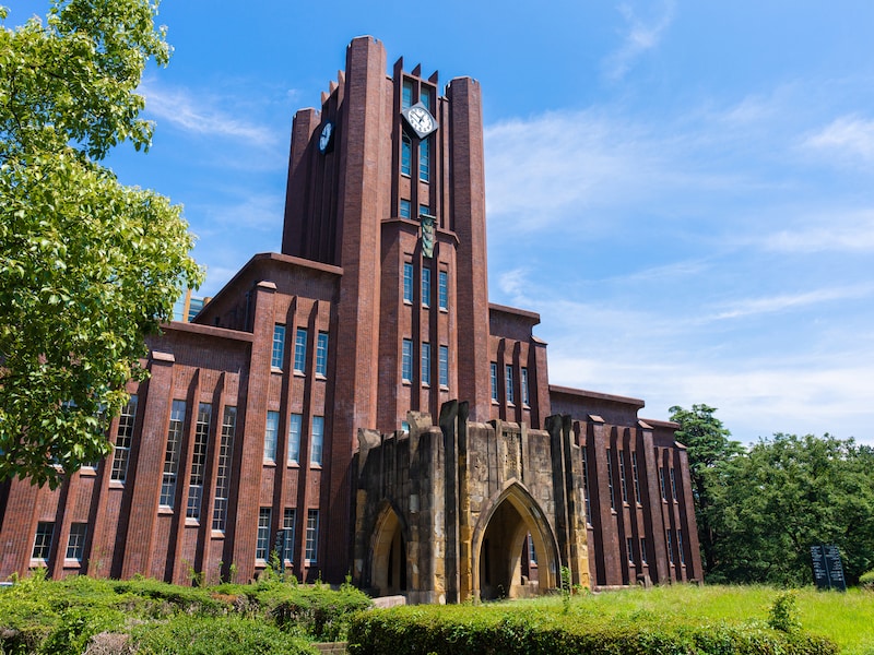 「国立大学の学費が150万円に？」世界では教育費無償化が主流なのに、なぜ日本だけが家計に重くのしかかるのか？ ※画像出典：PIXTA
