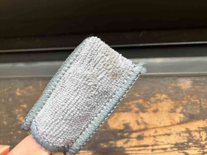 セリアの「指にはめて簡単おそうじ」は指にはめて使う