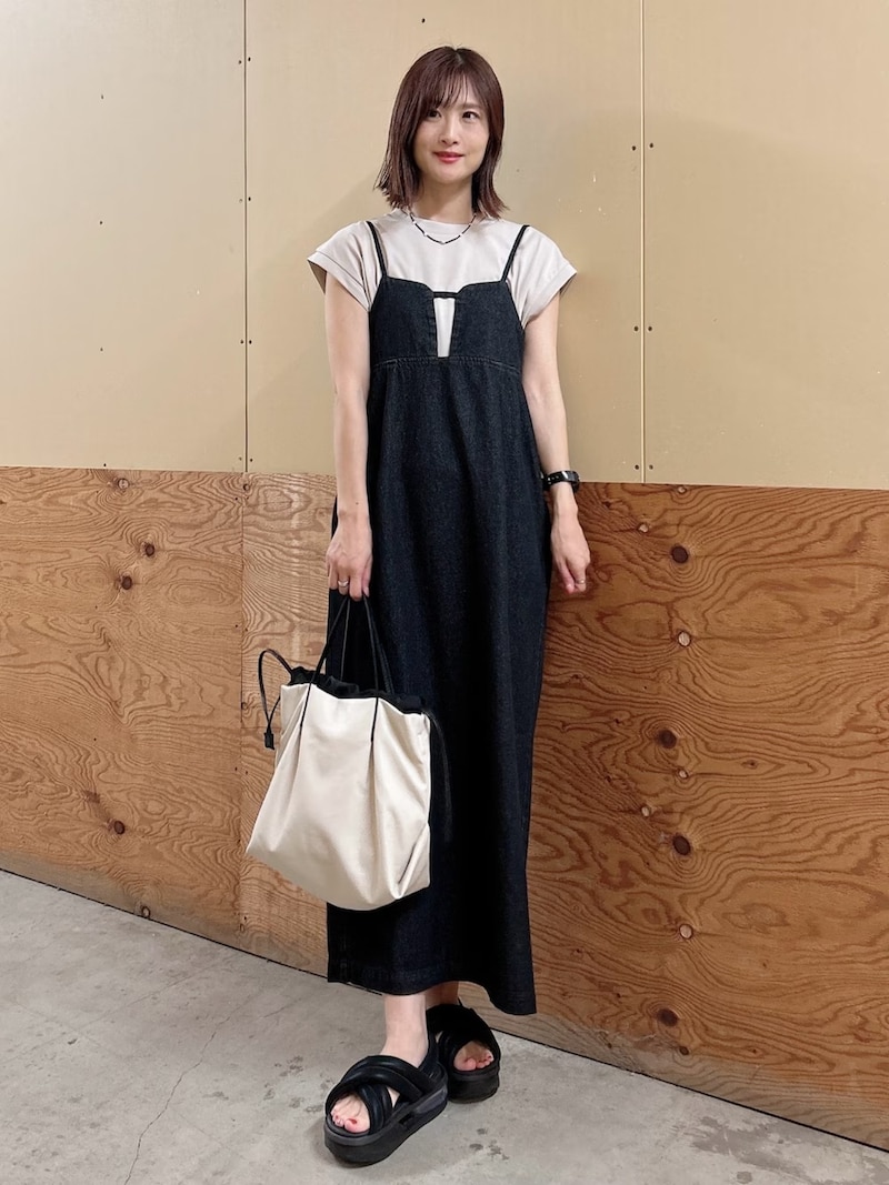 インナーとシューズをアレンジするだけで長く着られます　出典：WEAR