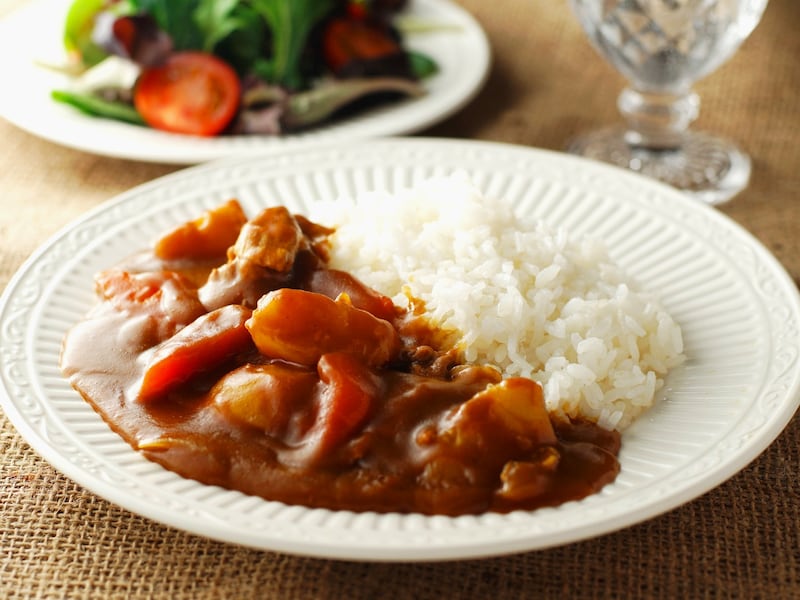 2024年度のカレールーの売上ランキング1位は？ ※画像：PIXTA
