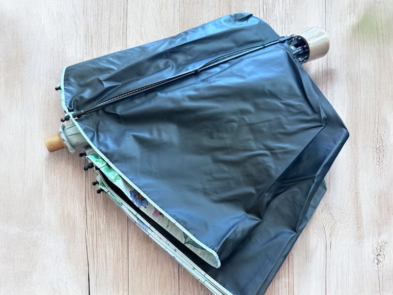 遮熱効果の高い生地でできている晴雨兼用傘