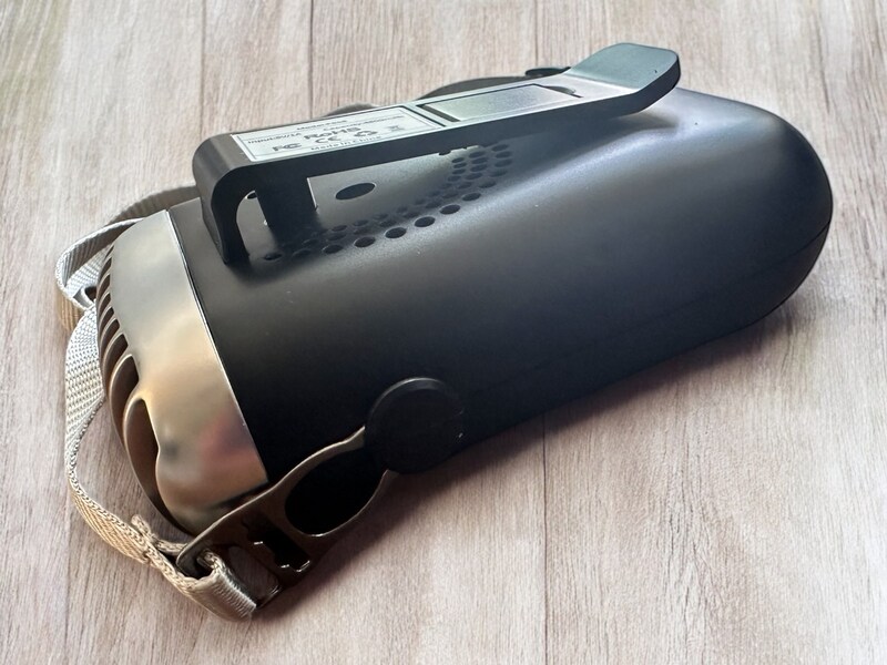 クリップ付き携帯用小型扇風機