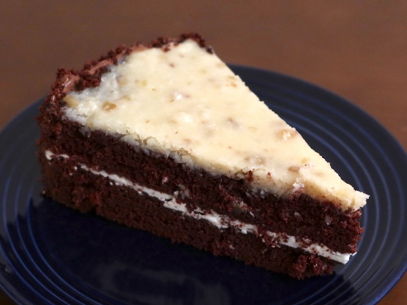 真ん中にはバニラバタークリームがサンドされている