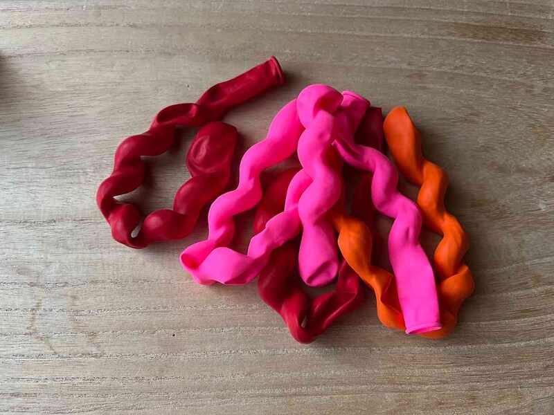 セリアの「スパイラルバルーン 5P ミックスカラー」