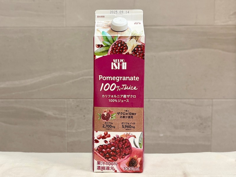 「成城石井 カリフォルニア産ザクロ100%ジュース 1,000ml」 1,242円円(税込)