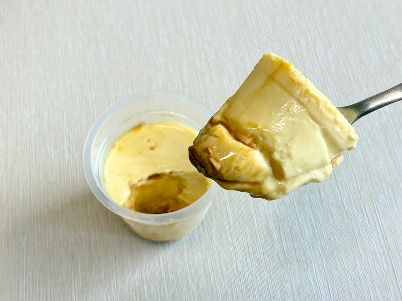 とろとろやわらかなプリンが好きな人はこちらがおすすめ! 北海道産純生クリームのおいしさを堪能できます