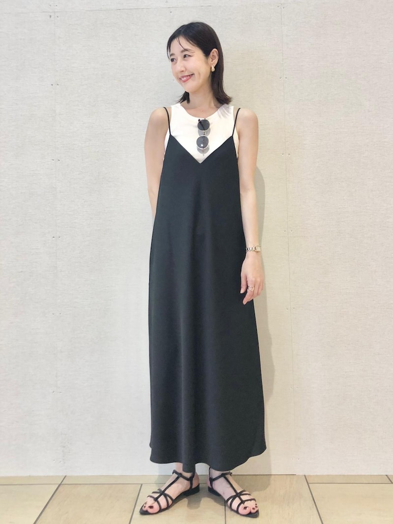 インナーをノースリーブから長袖に変えて長く楽しめます　出典：StyleHint