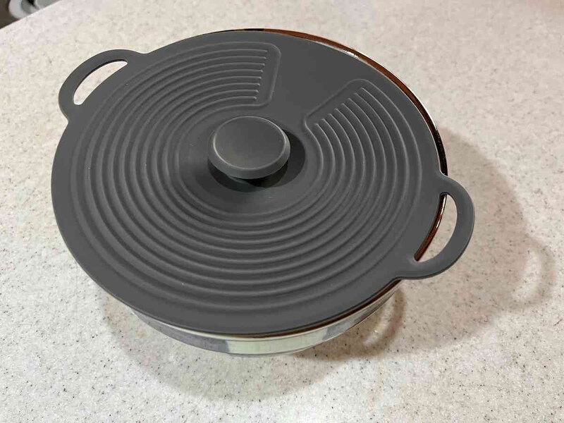 セリアの「シリコーンフタ モノトーン」はお茶碗などの蓋として使える