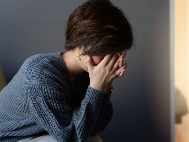 言われるがままになってしまい後悔……（画像出典：PIXTA）