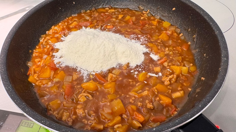 隠し味で給食カレーのような優しい味に！
