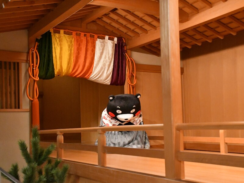 演者の顔に＝7月27日、東京都渋谷区