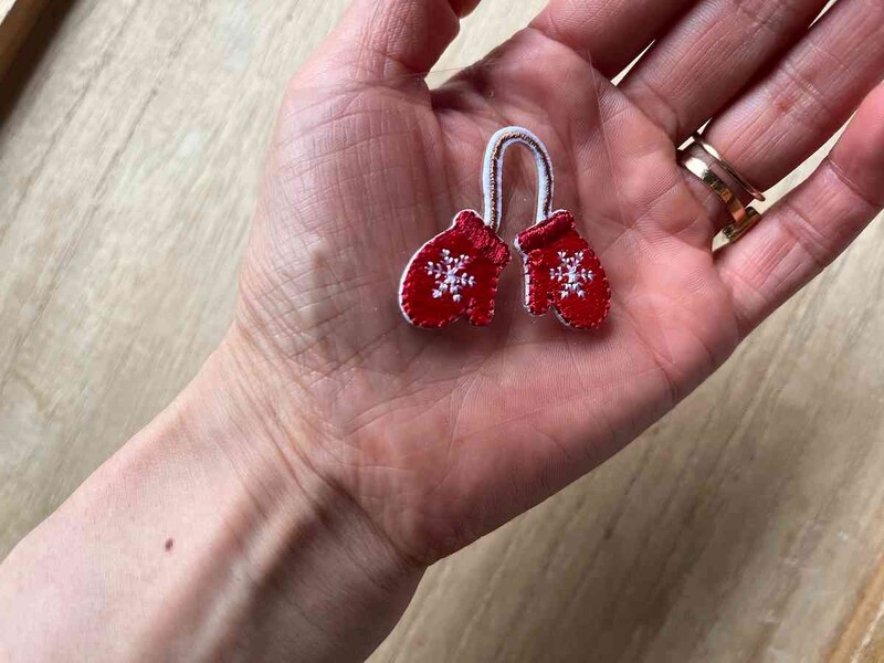 キャンドゥの「シールワッペン ウィンター」 は少し小さめサイズ