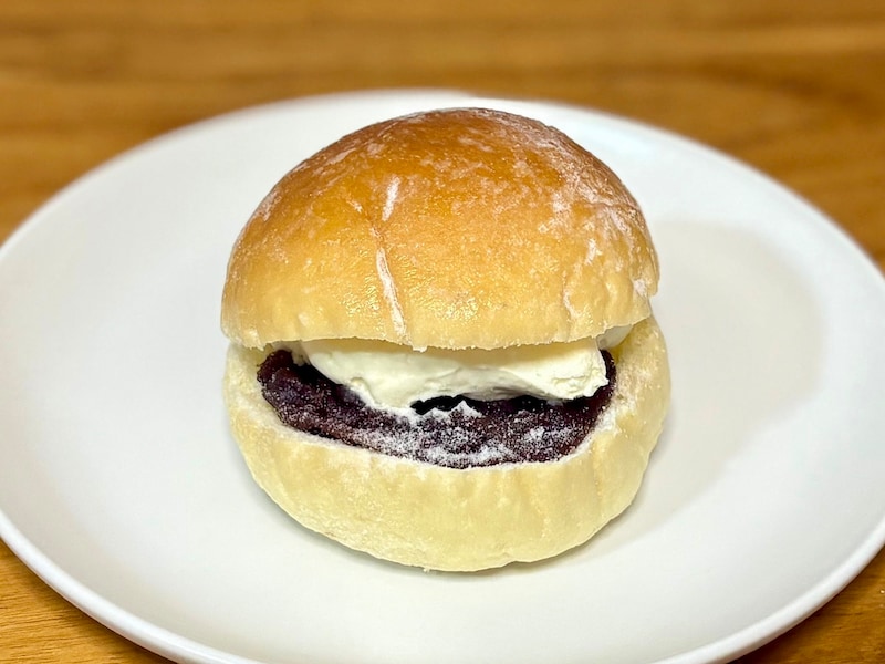 冷蔵庫で冷やして保存しておけば“、“ひんやりあんぱん” に。冷たさがおいしい!