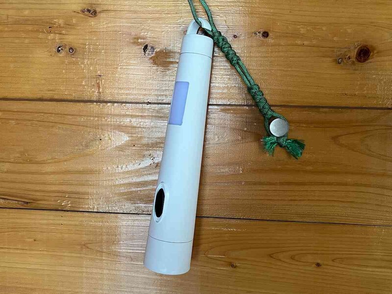 キャンドゥの「2WAY LED懐中電灯」はロープ、フックなどにかけられる