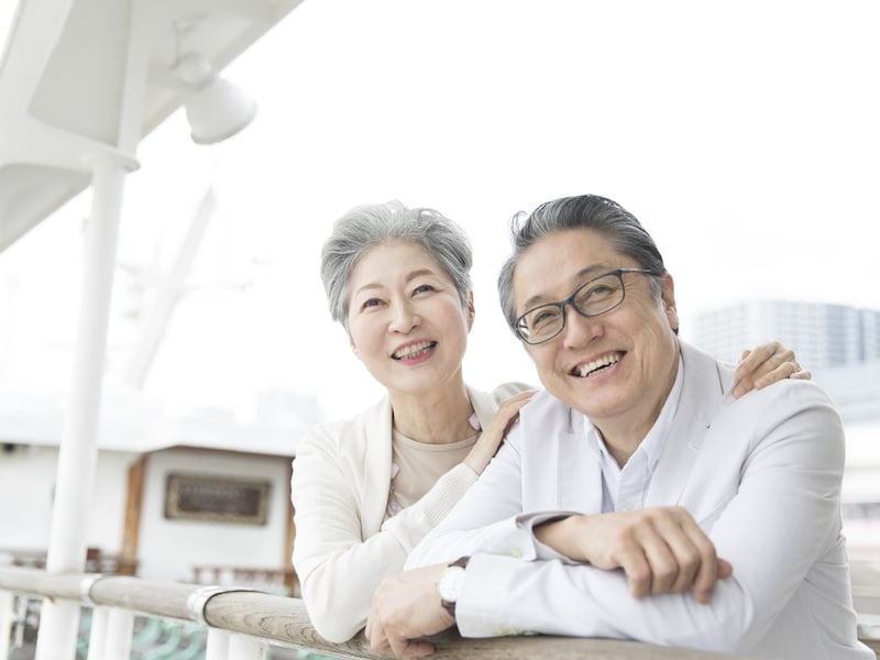 年金生活を圧迫する支出って何?どう対処する?※画像:amanaimages