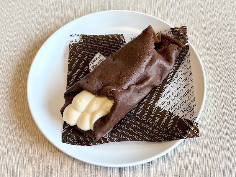 片手で食べても手が汚れないよう、オシャレなシート付きです