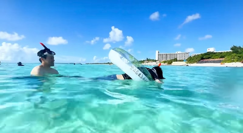 透き通った青い海で念願のシュノーケリング