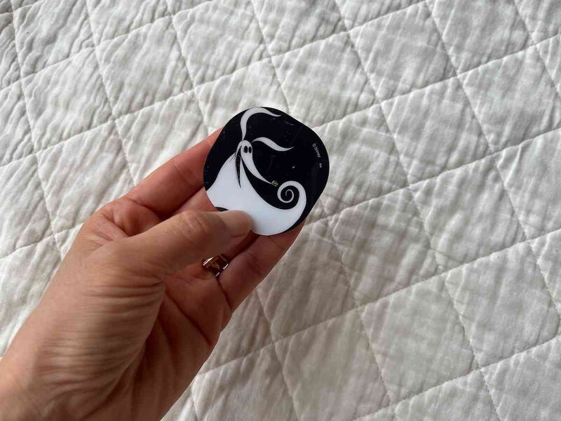 キャンドゥの「ディズニー／アクリルマグネット ナイトメアー・ビフォア・クリスマス」のサイズ感