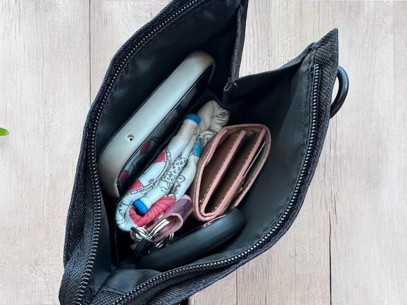 「ポーチとしても使える　撥水ミニサコッシュ」