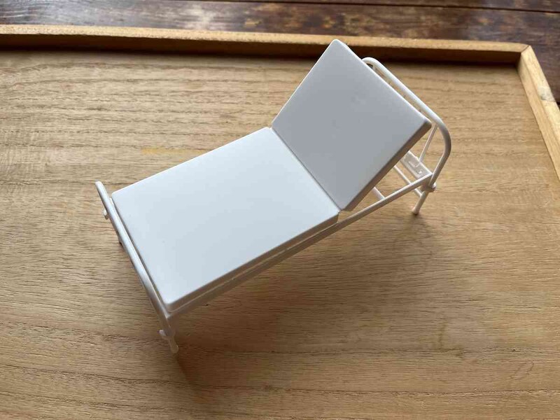 キャンドゥの「ミニチュア パイプベッド」は自身で組み立てる